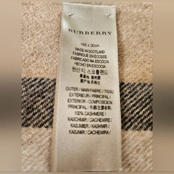 LIKE NEW Burberry Classic Nova Check Cashmere Scarf - Reversible Geo Pattern - Picture 6 of 8